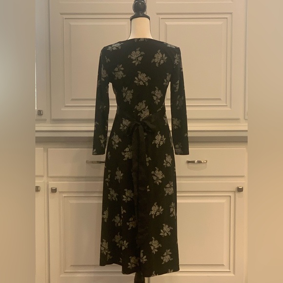 MICHAEL Michael Kors V-neck Tie Belt Midi Dress Black Cream Floral Size Medium - Picture 4 of 16